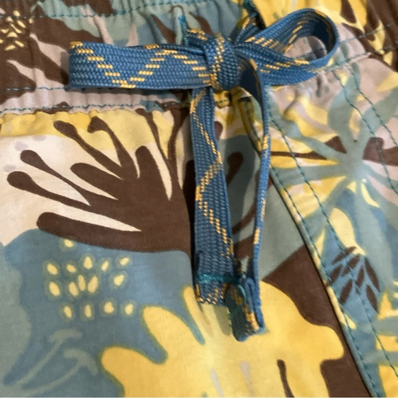 Patagonia Men XL Stretch Wavefarer Volley Shorts 16" Inseam 6 Sea Plants Print - Picture 3 of 14